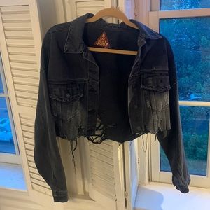 NEVER WORN cropped black denim jacket distressed